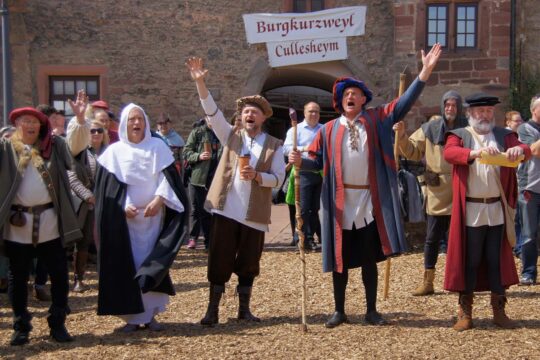 Eröffnung der Burgkurzweyl durch den Marktmeister